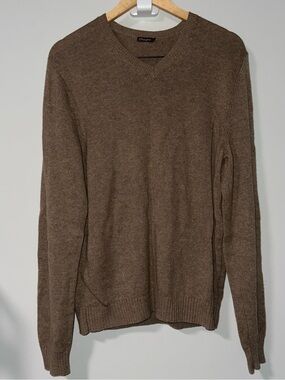 J. McLaughlin 100% cashmere v neck sweater size large